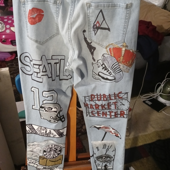 Clothes - Picture 3 of 13